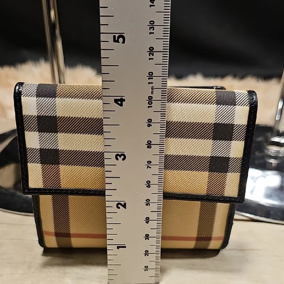 Burberry Classic Nova Check Small Wallet in Beige with Black Trim - Picture 7 of 8